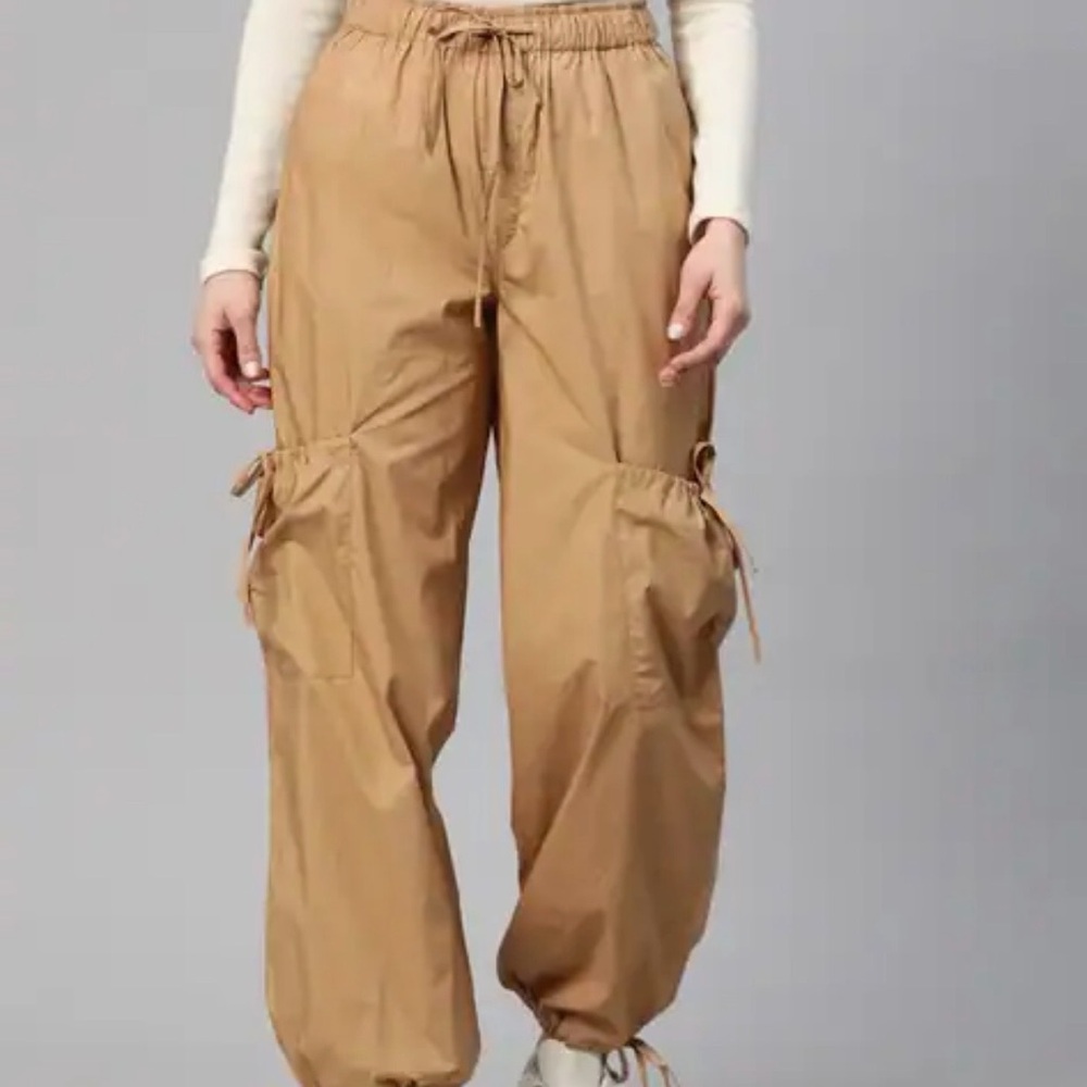 Abercrombie tan cargo pants